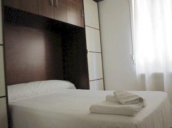 Apartamentos Madrid Hortaleza エクステリア 写真